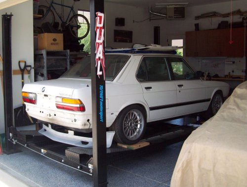 1988 BMW 520e Body